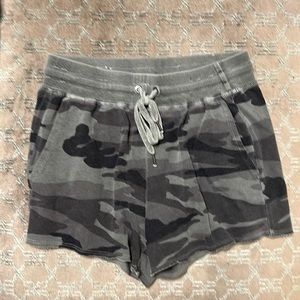 Splendid extra small cotton camo shorts